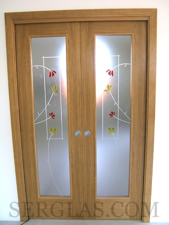 Porte in vetro , porte vetro , porte tuttovetro , porte scorrevoli in vetro , porte vetro scorrevoli, paraschizzi cucina, paraschizzi in vetro ,porte in vetro colorate , porte vetro colorate