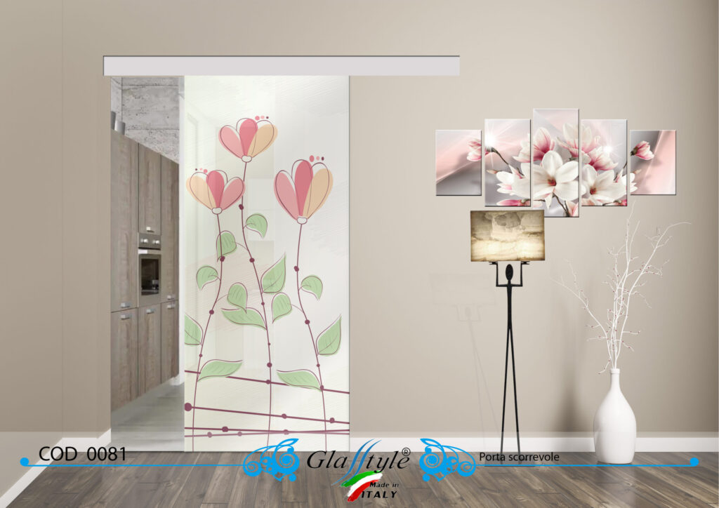 Porta scorrevole decorata con un'opera d'arte colorata in un ambiente interno.
