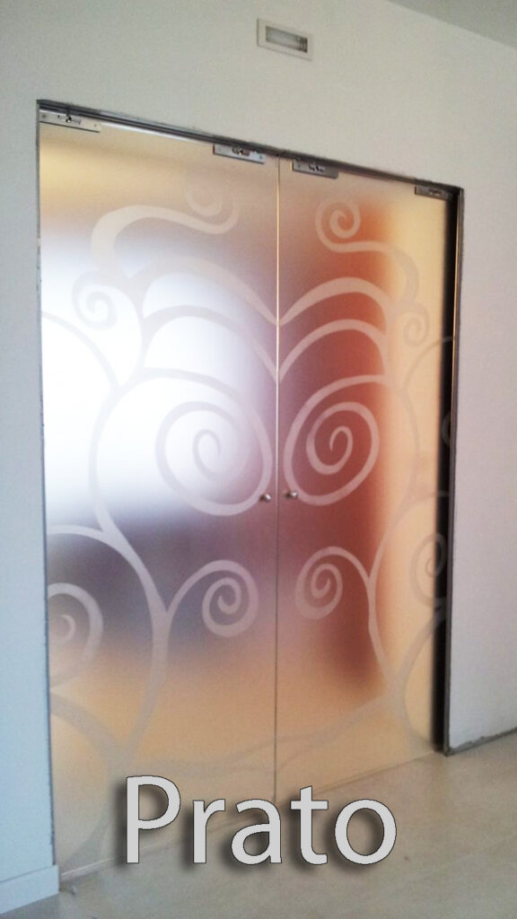 porte a vetro,porta a  vetro scorrevole,porta vetro design,clienti contenti,realizzazione porte vetro,produzione porte in vetro,laboratorio porte a vetri,porte vetro pordenone,porta a vetro udine,porte in vetro mestre,porta a vetro verona,porte a vetri vicenza,porta vetro design playcolor,playcolor porte,porte vetro,porte scorrevoli design