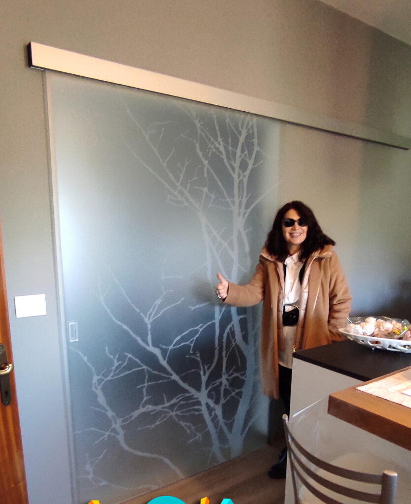 porte a vetro,porta a  vetro scorrevole,porta vetro design,clienti contenti,realizzazione porte vetro,produzione porte in vetro,laboratorio porte a vetri,porte vetro pordenone,porta a vetro udine,porte in vetro mestre,porta a vetro verona,porte a vetri vicenza,porta vetro design playcolor,playcolor porte,porte vetro,porte scorrevoli design