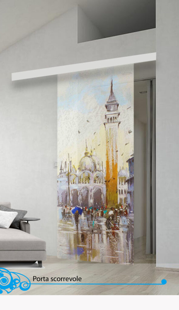 Porta scorrevole in vetro decorata con un'opera d'arte colorata in un ambiente interno.